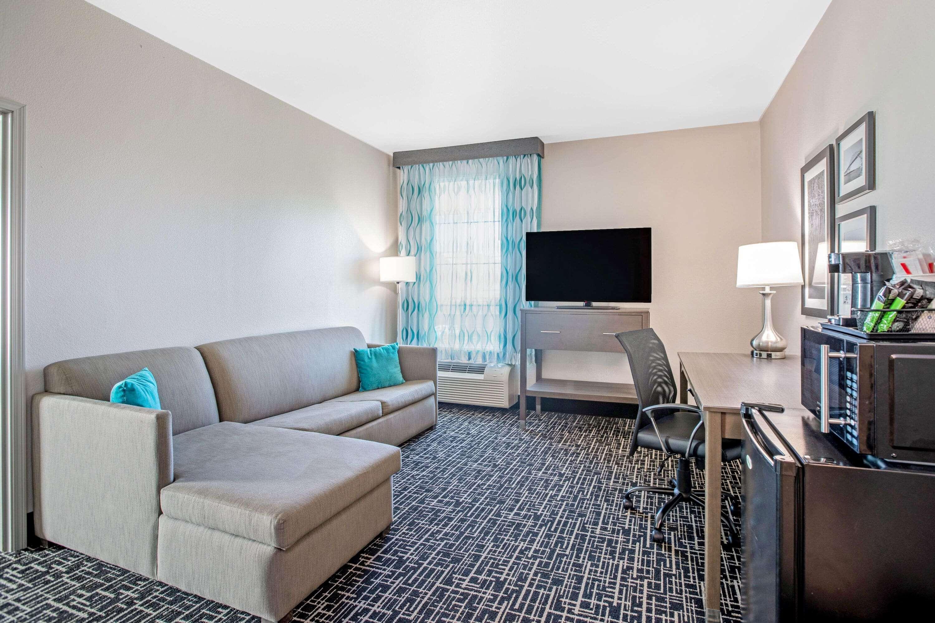 La Quinta By Wyndham Corpus Christi - Portland Hotel Exterior photo