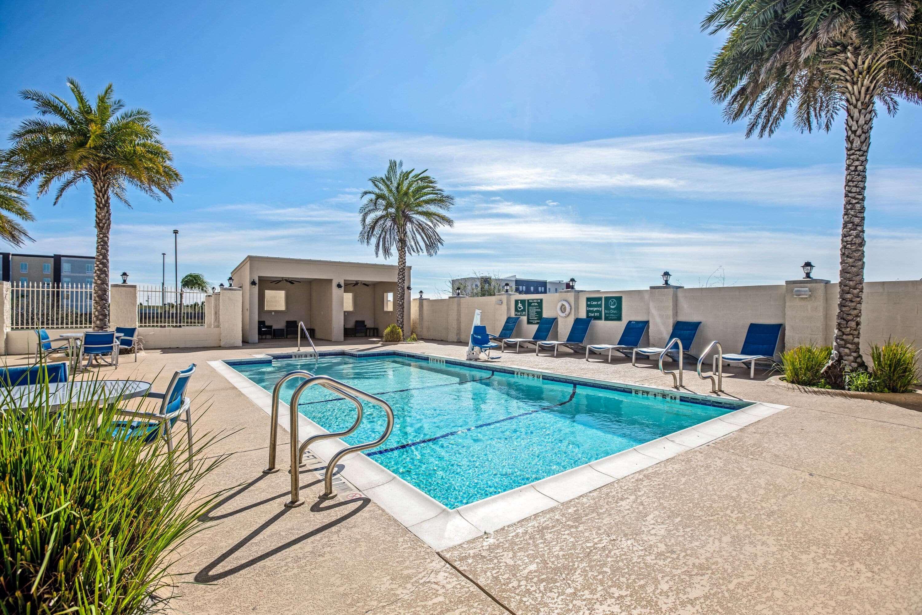 La Quinta By Wyndham Corpus Christi - Portland Hotel Exterior photo